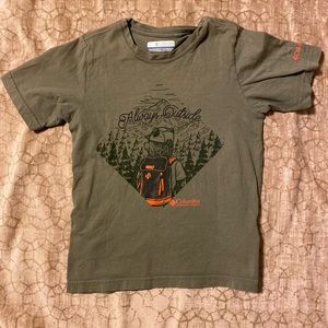 Columbia short sleeve backpacking bear tshirt